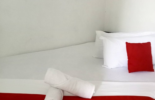 Coron Town Proper Cabin | A budget accomodation with 5 rooms and easy to access to all bars and island tou