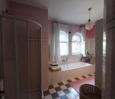 Cuzzego Bed & Breakfast | A casa di Lara