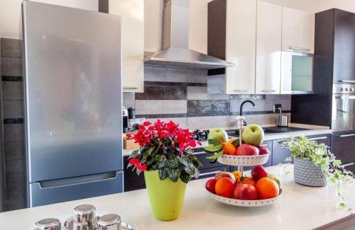 Frattocchie Apartment | A casa di Marco Guesthouse - Apt di Ciampino e stazione per Roma