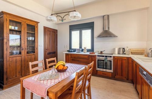 Gournai House | A comfortable, fully equipped family house. Literally 50 steps from the sea.