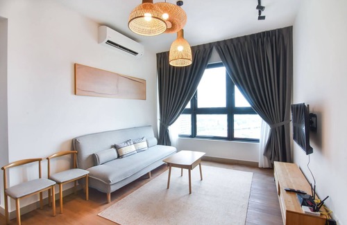 Taman Pertama Apartment | A Comfy 3BR Apt Near Sunway Velocity, FREE Parking