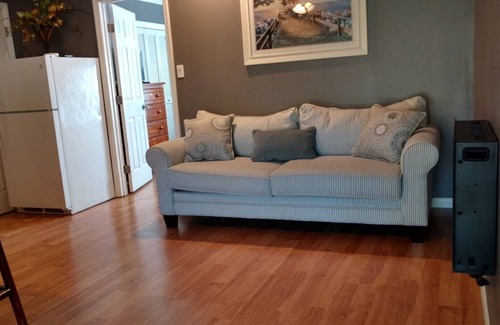 Collegedale Apartment | A Comfy Place near SAU. Kitchenette, Private Entrance, Queen Bed, Bath.
