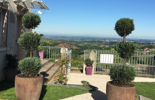 Blace House | A corner of paradise and tranquility in the heart of Beaujolais