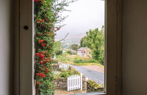 Fremington Cottage | A dales bolthole & quintessential country cottage – cosy, appealing & in an idyllic rural setting