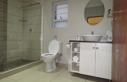 Komani Bed & Breakfast | a Dam's View Accommodation