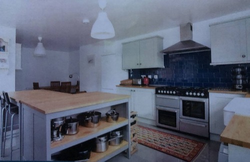 Lydd House | A fabulous Grade II listed converted 14th Century pub. Child and pet friendly