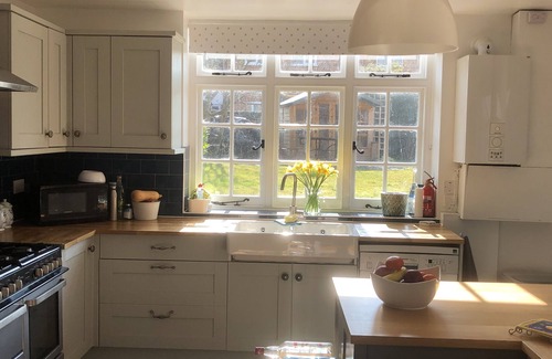 Lydd House | A fabulous Grade II listed converted 14th Century pub. Child and pet friendly