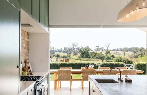 Carrick House | A Farmhouse escape 15 minutes from Launceston