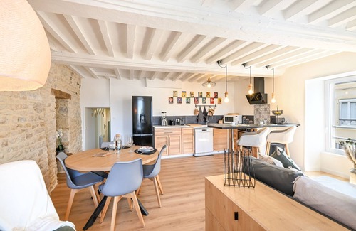 Isigny-sur-Mer Apartment | A Fleur de Quai - Vue sur le port