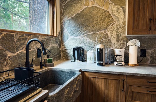 Big Bear City Cabin | A-Frame Cabin Big Bear, Cozy, Luxury, Forest Access, Brand New, Fiber Internet