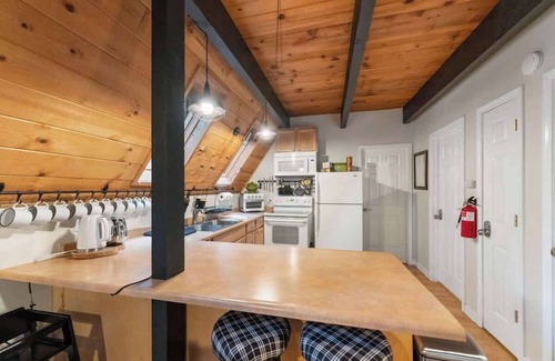 Shingletown Cabin | A-Frame Cabin w/Hot Tub near Mount Lassen Park