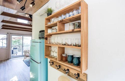 Leeds and the Thousand Islands House | A-frame Cottage Lakeside, Charleston lake