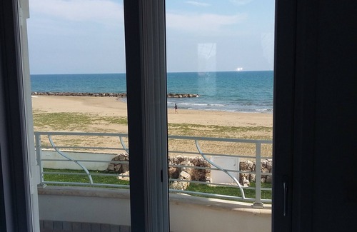 Colonia Elena House | A happy house directly on the beach in San Felice Circeo for 4-5 persons
