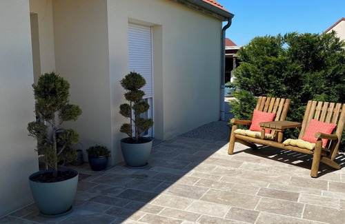 Juif House | A haven of peace in the countryside! Family home with swimming pool and large enclosed garden