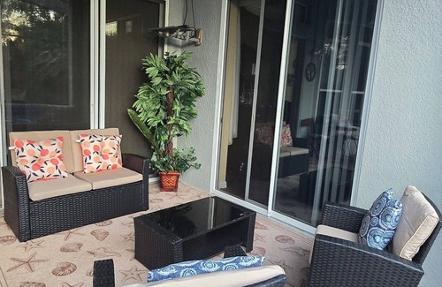 Plymouth House | A Hidden Gem, A Cozy 4-bedroom 3 bath house in gorgeous Apopka with WiFi, AC