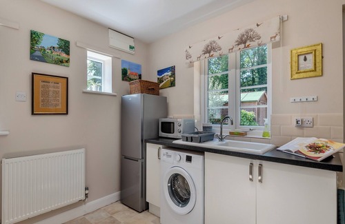 Boston Cottage | A hidden gem in the heart of Lincolnshire located on the banks of a Reservoir.