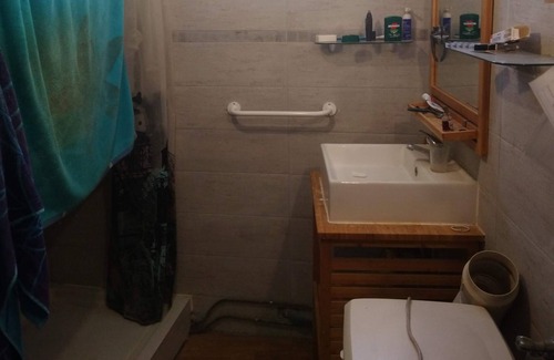 Ivoy le Pre House | A homestay in the land of the strong and blue potters