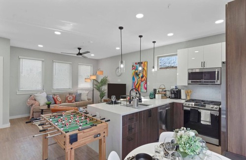 Fort Worth House | A la mode 2BDTownhouse: 7St Walkable & UltraCool!