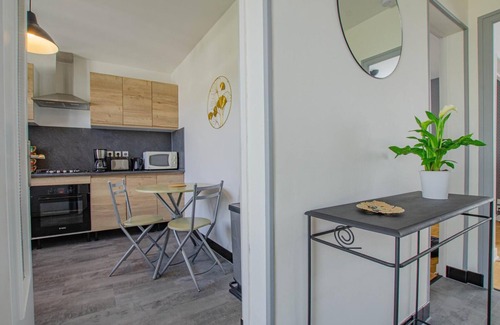 Saint-Andre-les-Vergers Apartment | A la Tulipe Dorée - SAINT ANDRE LES VERGERS