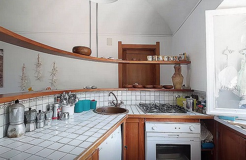 Portovenere Apartment | A little gem! Flat situated on the beach, sea view, garden, wifi, pets welcome