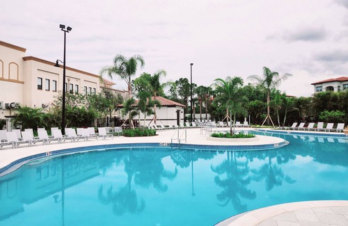 Florida Central Atlantic Coast Condo | A+ Location - Minutes to all Parks & next to Orange County Convention Center