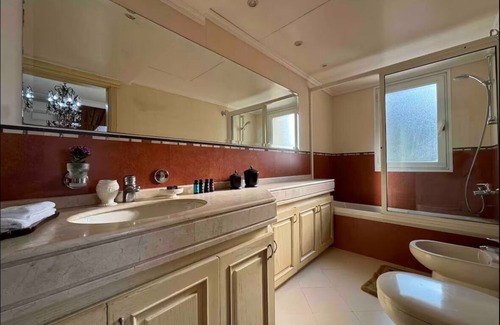 Haret Sakher Villa | A luxurious and spacious villa with a beautiful view to the Mediterranean Sea