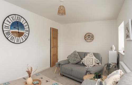 Newborough Apartment | A Mor