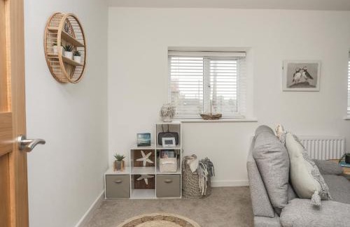 Newborough Apartment | A Mor