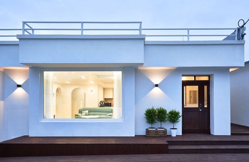 Samcheok House | a new beautiful, clean n comfortable pension by the coasts(opt.bbq)