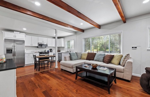 Twain Harte House | A pearl in Twain Harte! Cool 2-bedroom house with AC, kitchen, and laundry