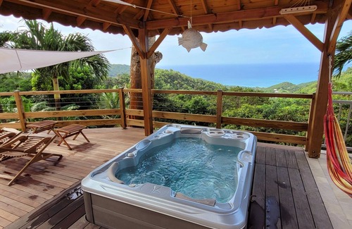 Desbonnes Apartment | A Perle DE VUE - Piscine & SPA/VUE MER & Foret - Deshaies