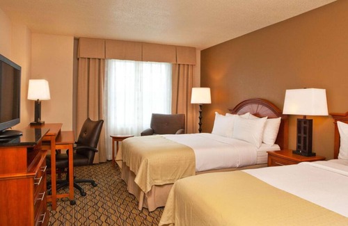 College Park Hotel | A Place You'll Surely Enjoy! 2 Posh Units, Near CNN Center - Studio Tour