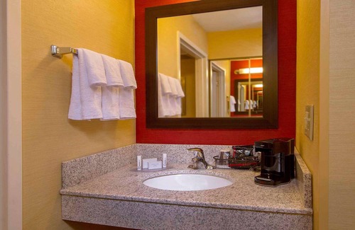 Durham Hotel | A Place You'll Surely Enjoy! Free Parking, Pets Allowed, Onsite Swimming Pool