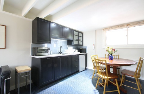 Woodstock Apartment | A pleasant space in a pleasant neighborhood in a beautiful part of the country!n