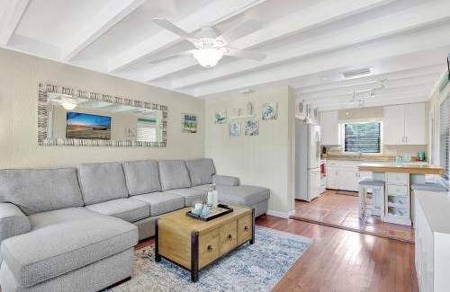 Central Naples House | A Private Oasis Complex in Naples