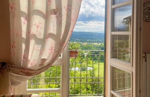 Capriata d'Orba Apartment | A romantic farmhouse among the vineyards, 15' from the Serravalle outlet