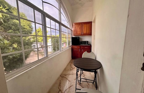 West End Apartment | A Rooftop View, Comfort & Event-Ready Spaces - #10