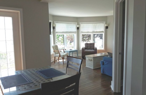 Chester Apartment | A Sailor's Paradise - Stevens Cove Guest Quarters