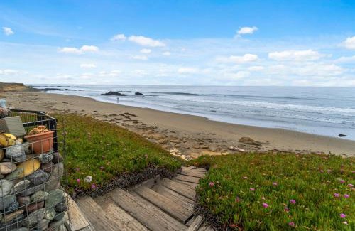 San Simeon House | A Seaside Escape