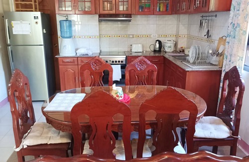 Alaminos House | A self-contained boutique-style BnB with a beautiful garden.