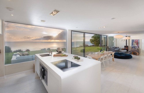 Praa Sands House | A sensational beach house just metres from Praa Sands Beach, with stunning sea views, large garden a