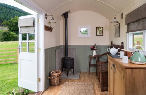 Talybont-on-Usk House | A Shepherds Delight - One Bedroom House, Sleeps 2