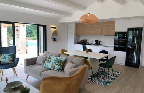 Cogolin Villa | A STONE'S THROW FROM THE GULF OF SAINT-TROPEZ; IN THE HEART OF THE VINEYARDS
