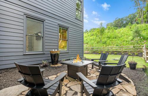 Waleska House | A Stoney Marina - Lake Arrowhead Lake View Condo Rental