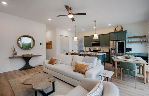 Waleska House | A Stoney Marina - Lake Arrowhead Lake View Condo Rental
