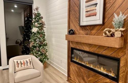 Waleska House | A Stoney Marina - Lake Arrowhead Lake View Condo Rental