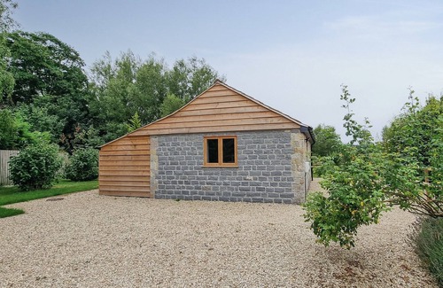 Mudford Cottage | A stunning cottage with wonderful views, the perfect retreat yet still near amenities.