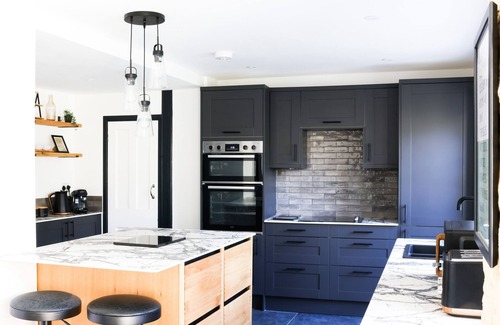 Witney House | A stylish, modern town centre home