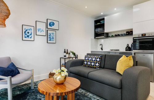 Pinelands Apartment | A stylish stay in a convenient location