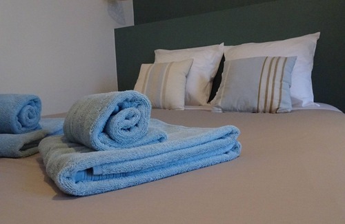 Venterol Bed & Breakfast | A sunny haven of peace with seasonal swimming pool